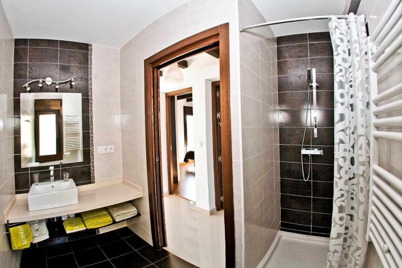 Apartamentos El Roble Valverde de la Vera Exterior photo